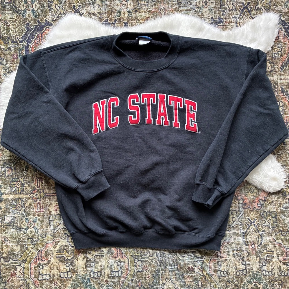 Vintage MV Sport NC State Wolfpack Crewneck Sweatshirt Large Black Red Sweater